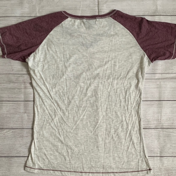 Women's Mt. Tremblant Canadian Heritage Tee - Heather Cream and Burgundy - Picture 6 of 6